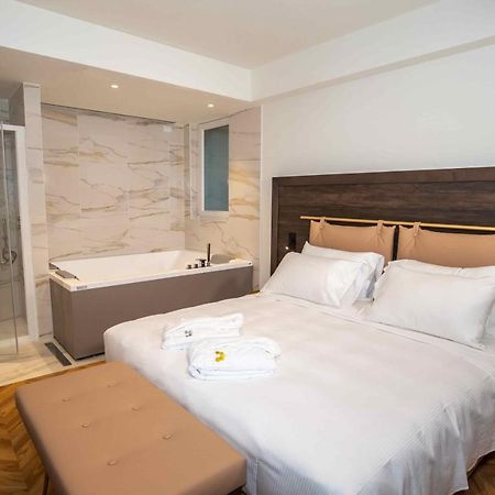 Jacuzzi Suite Home by Enjoy Garda Hotel Peschiera del Garda Buitenkant foto