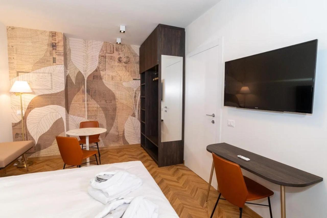 Jacuzzi Suite Home by Enjoy Garda Hotel Peschiera del Garda Buitenkant foto